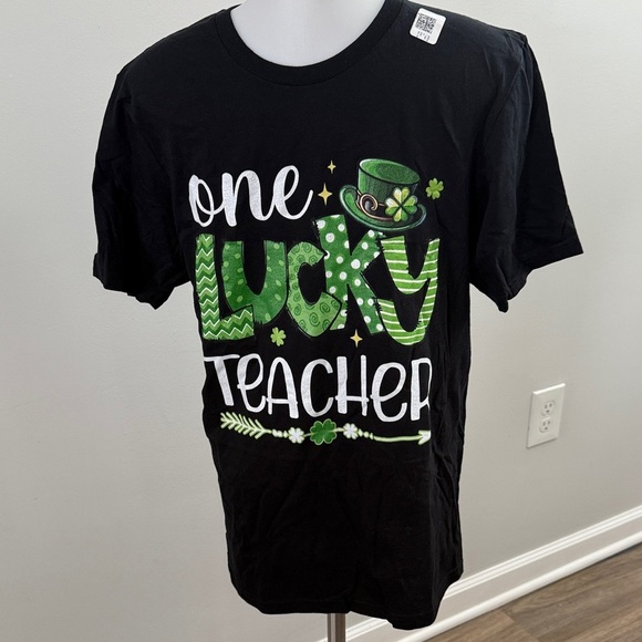 Gildan Men’s Small St Patrick’s Day  Lucky Teacher Shirt - Picture 1 of 4